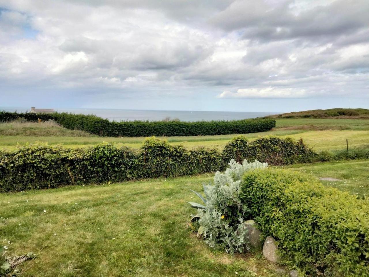 Bienvenue Au Studio L'Escale Bleue Avec Vue Mer Et Sur Le Cap Frehel Saint-Cast-le-Guildo Exterior photo